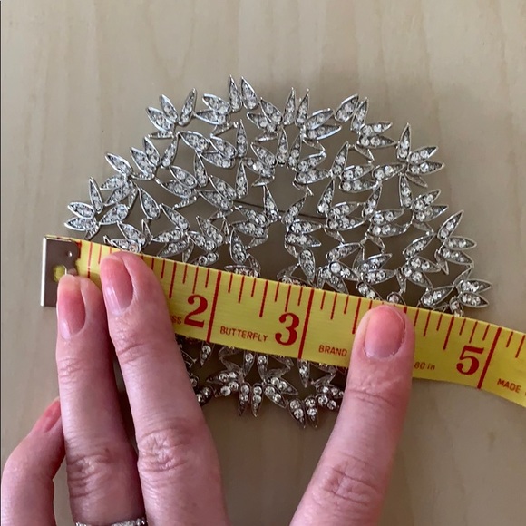 Unique Crystal Rhinestone Brooch - Picture 6 of 7